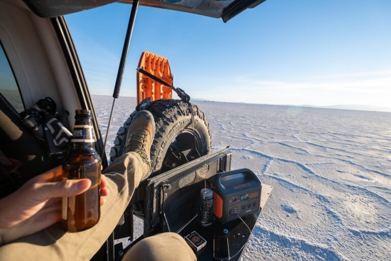 How to Choose the Perfect Cooler for Traveling
